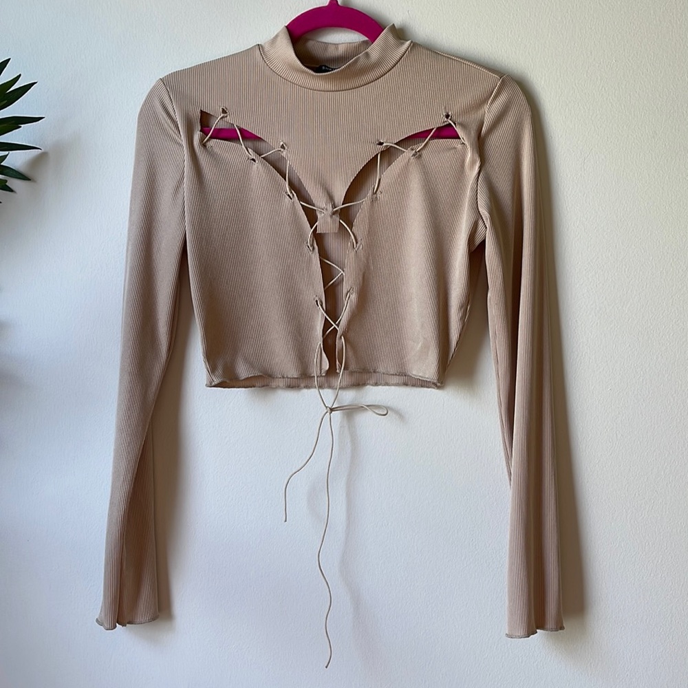 Tan strap up top